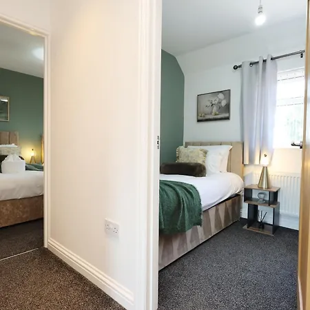 Luxury Stylish 3br House With Garden Parking Near Cribbs And M5 By Goldenhoursstay *