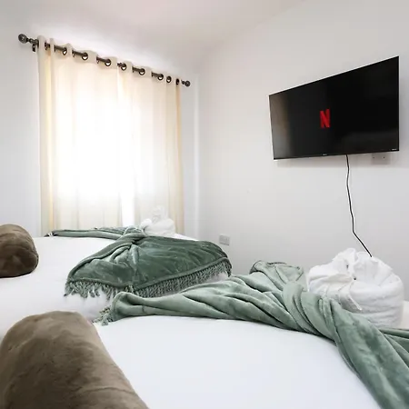 Ferienhaus Luxury Stylish 3br House With Garden Parking Near Cribbs And M5 By Goldenhoursstay