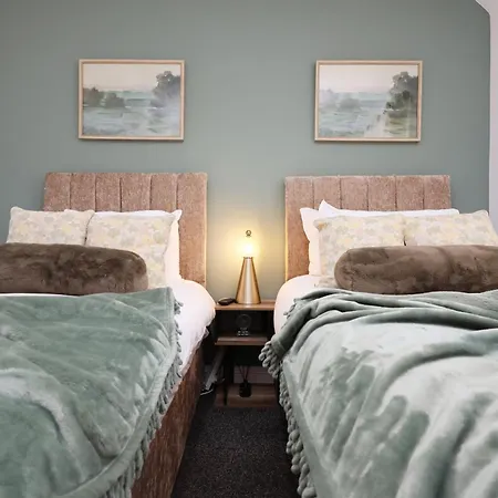 Luxury Stylish 3br House With Garden Parking Near Cribbs And M5 By Goldenhoursstay Ferienhaus *