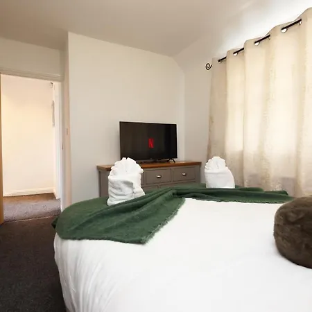 Ferienhaus Luxury Stylish 3br House With Garden Parking Near Cribbs And M5 By Goldenhoursstay