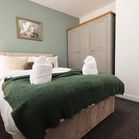 Luxury Stylish 3br House With Garden Parking Near Cribbs And M5 By Goldenhoursstay Bristol