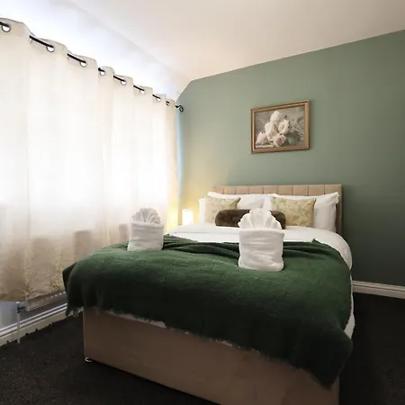 Luxury Stylish 3br House With Garden Parking Near Cribbs And M5 By Goldenhoursstay *