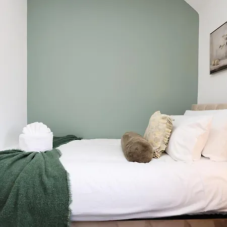 Ferienhaus Luxury Stylish 3br House With Garden Parking Near Cribbs And M5 By Goldenhoursstay *