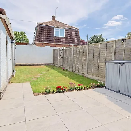 Ferienhaus Luxury Stylish 3br House With Garden Parking Near Cribbs And M5 By Goldenhoursstay